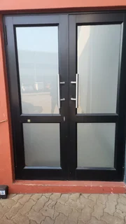 Mini Warehouse Available to Let In Cornubia