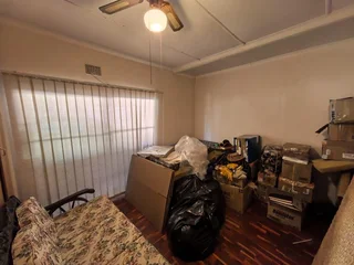 Spacious five bedroom home with flatlet, pool &amp; off-grid features