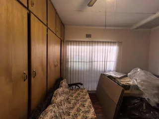 Spacious five bedroom home with flatlet, pool &amp; off-grid features