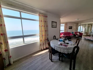 GREAT VIEWS LIVING THE LIFE ON UMHLANGA BEACH FRONT