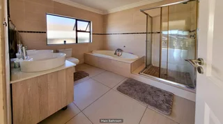 4 Bedroom Townhouse for Sale in Shellyvale