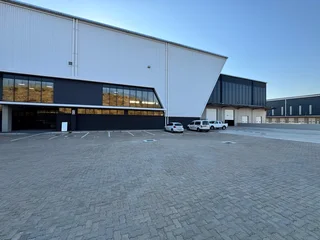 New Development Warehouse To Let In Red Hill