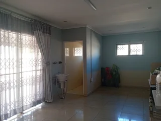 4 BEDROOM MODERN HOUSE