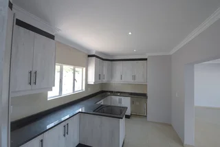 Three Bed Three bath Duplex in Horizon Edge- NO TRANSFER DUTY!!!