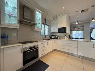 Modern 4 Bed For Sale At Edgemount Estate