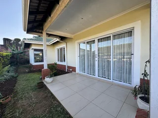 Modern 4 Bed For Sale At Edgemount Estate