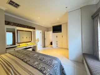 Modern 4 Bed For Sale At Edgemount Estate