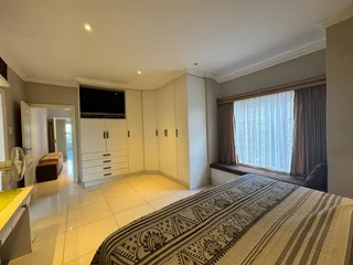 Modern 4 Bed For Sale At Edgemount Estate