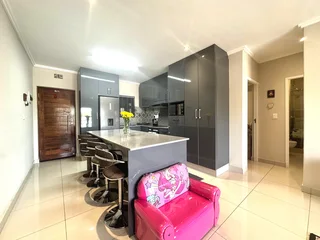 Umhlangas Finest!  Fully Furnished Spacious Two Bedroom Apartment For Sale