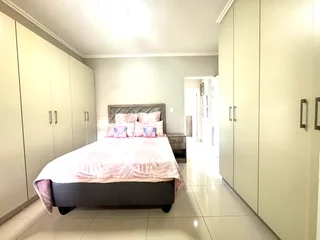 Umhlangas Finest!  Fully Furnished Spacious Two Bedroom Apartment For Sale