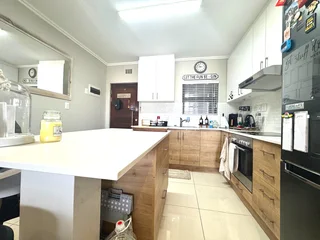 Umhlangas Finest! Spacious Two Bedroom Apartment For Sale