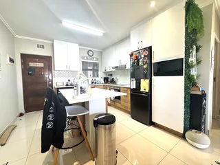 Umhlangas Finest! Spacious Two Bedroom Apartment For Sale