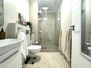 Umhlangas Finest! Spacious Two Bedroom Apartment For Sale