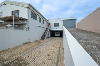 Industrial Property for Sale in George Park: Warehouse / Factory / Newly Renovated &amp; Vacant