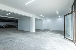 Industrial Property for Sale in George Park: Warehouse / Factory / Newly Renovated &amp; Vacant