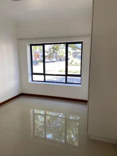 Spacious three beds unit for sale