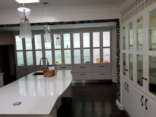 ***Exquisite Family Home in Quiet Neighborhood**