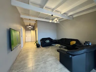 3 Bedroom Apartment for Rent in Secure Complex – Stunning Views!