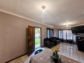 **Charming 3-Bedroom Home in Prime Location**