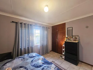 **Charming 3-Bedroom Home in Prime Location**