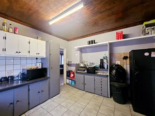 **Charming 3-Bedroom Home in Prime Location**