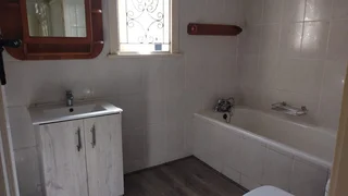 Charming 3-Bedroom Home with Granny Cottage in the Heart of Glenwood