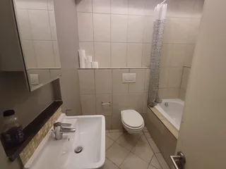 Spacious 2 bedroom 2 bathroom apartment for sale in Umhlanga Ridge