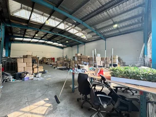Affordable 900sqm Industrial Warehouse to Let
