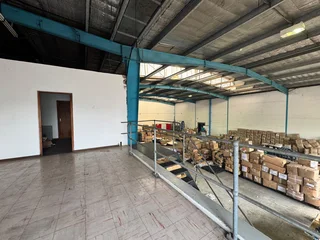 Affordable 900sqm Industrial Warehouse to Let
