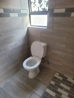 Secure 1-Bedroom Apartment In Columbine Avenue, Mondeor