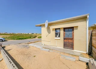 Charming Corner Home in Greenville Garden City, Fisantekraal