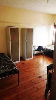 SINGLE ROOMS OR BEDS IN SHARED ROOMS FOR PROFESSIONAL INDIVIDUALS OR CONTRACTOR STAFF.