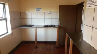 SINGLE ROOMS OR BEDS IN SHARED ROOMS FOR PROFESSIONAL INDIVIDUALS OR CONTRACTOR STAFF.