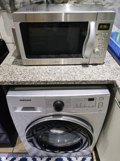 RENOVATED TWO BEDROOM FLATLET IN MANOR GARDENS