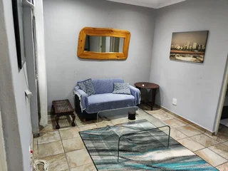 RENOVATED TWO BEDROOM FLATLET IN MANOR GARDENS