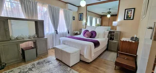 IMMACULATE TOWNHOUSE - NEAT AS A PIN