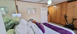 IMMACULATE TOWNHOUSE - NEAT AS A PIN