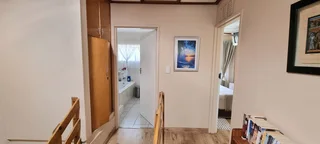 IMMACULATE TOWNHOUSE - NEAT AS A PIN