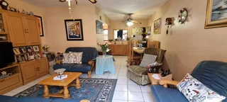 IMMACULATE TOWNHOUSE - NEAT AS A PIN