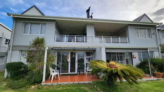 Apartment For Sale in De Bakke, Mossel Bay