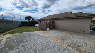 Townhouse For Sale in Seemeeu Park, Mossel Bay