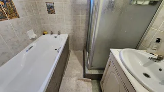 House For Sale in Hartenbos Central, Hartenbos