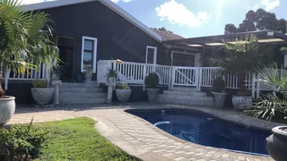 Secure 1-bedroom And 1-bathroom Apartment In Justin Road, Broadwood