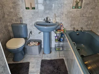 Investment  opportunity Apartment in Amalinda.