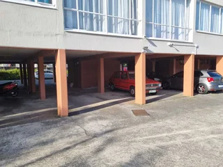 Investment  opportunity Apartment in Amalinda.