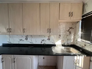 Secure 2-bedroom And 1-bathroom  Townhouse In Northwold, Randburg