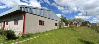 LARGE PROPARTY IDEAL FOR A ETREPRENEUR. NEXT TO FACTORY.