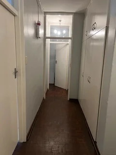 Secure 1-Bedroom Apartment In Prince Towers Room 5