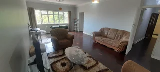 Charming Essenwood Retreat: Intimate Living Awaits You!