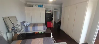 Charming Essenwood Retreat: Intimate Living Awaits You!